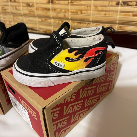 Vans slip ons 2 pairs flames & dragon - Picture 6 of 9